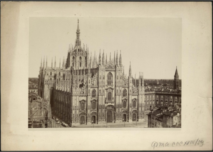3819 - Milano - La cattedrale da Piazza dei Mercanti