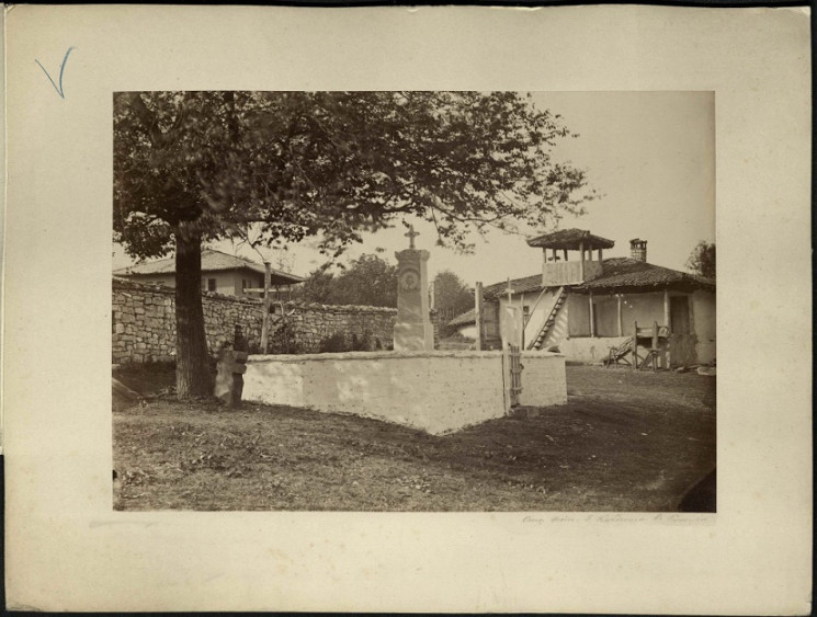 Братская могила нижних чинов 8-го Гусарского Лубенского полка, убитых в деле 29-го июня 1877 года при селе Чаиркиой