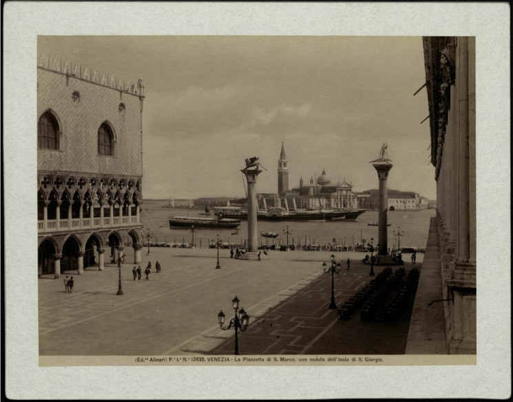 Venezia. La Piazzetta di S. Marco, con veduta dell'Isola di S. Giorgio